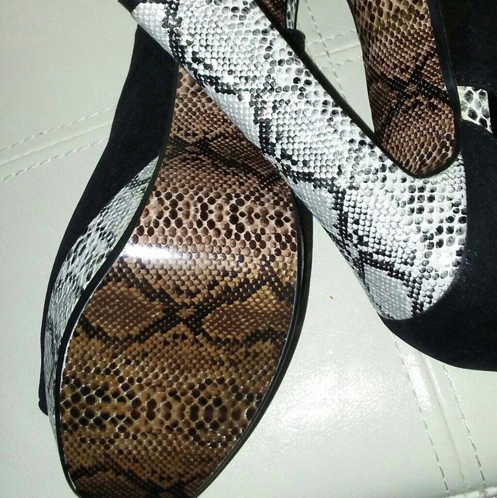 Shoes - Picture 8 of 8